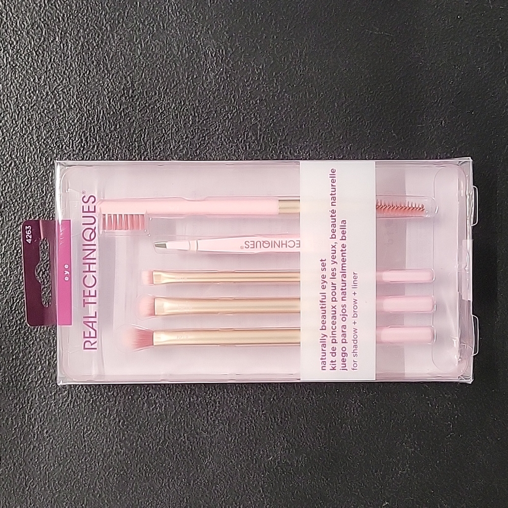 REAL TECHNIQUES Naturally Beautiful Eye Makeup Brush Kit
